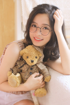女朋友的奶头很大很舒服